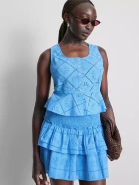 Top tipo camisola corto de algodón con calados