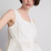 Top tipo camisola corto de algodón con calados