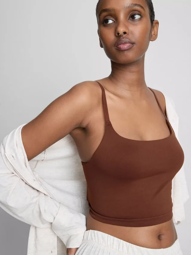 Top tipo camisola corto sin costuras