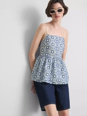 Top tipo camisola de algodón con calados