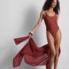 Traje de baño con detalles de costura de Paula Echevarría