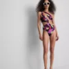Traje de baño estampado con aberturas