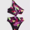 Traje de baño estampado con aberturas