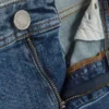 Vaqueros de talle medio y corte ajustado