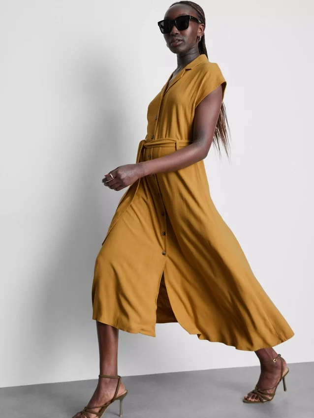 Vestido camisero midi de manga corta