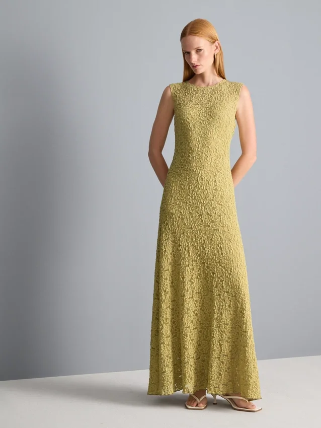 Vestido largo de encaje elástico