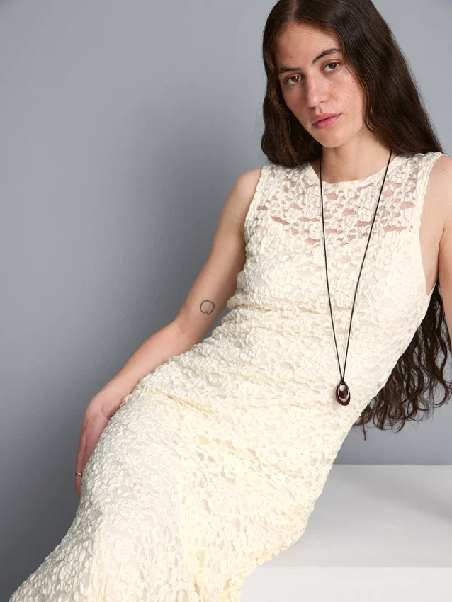 Vestido largo de encaje elástico