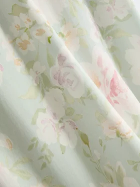 Vestido lencero con ribete de encaje floral