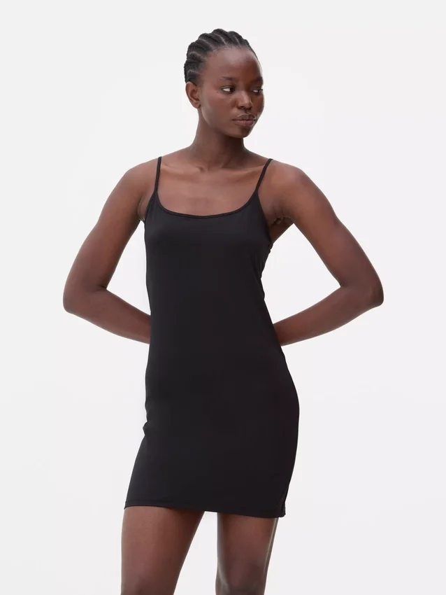 Vestido liso moldeador tipo camisola