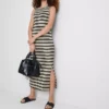 Vestido midi ajustado sin mangas de Paula Echevarría