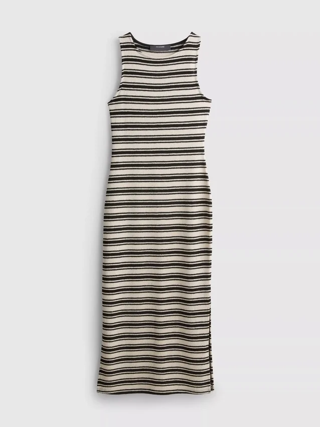 Vestido midi ajustado sin mangas de Paula Echevarría