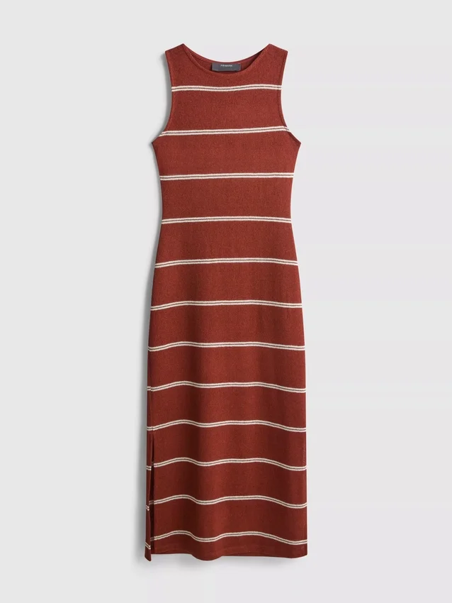 Vestido midi ajustado sin mangas de Paula Echevarría