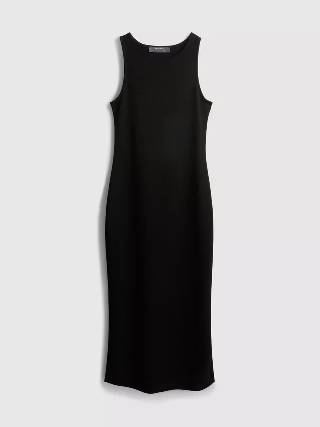 Vestido midi ajustado sin mangas de Paula Echevarría