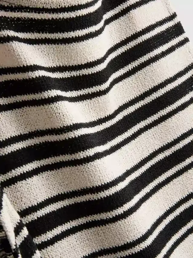 Vestido midi ajustado sin mangas de Paula Echevarría