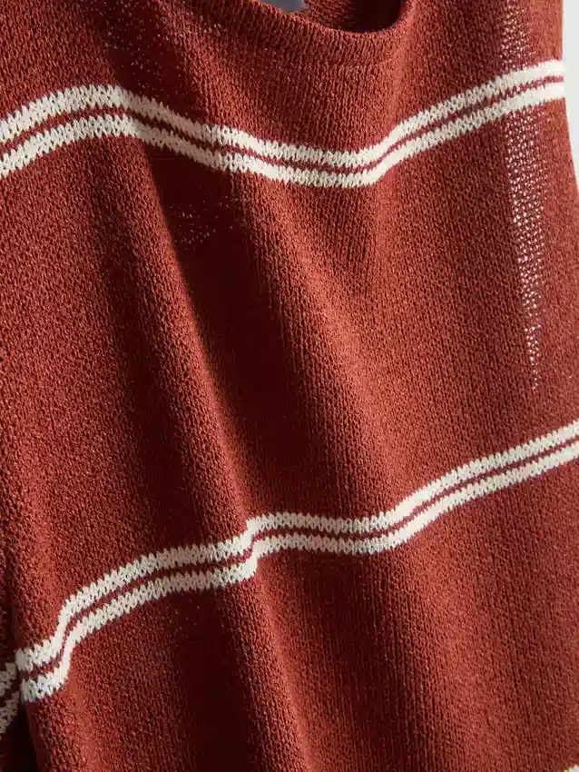 Vestido midi ajustado sin mangas de Paula Echevarría