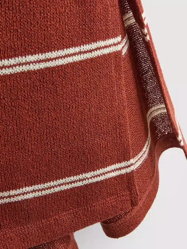 Vestido midi ajustado sin mangas de Paula Echevarría