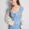 Vestido midi arrugado con escote corazón