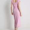 Vestido midi arrugado con escote corazón