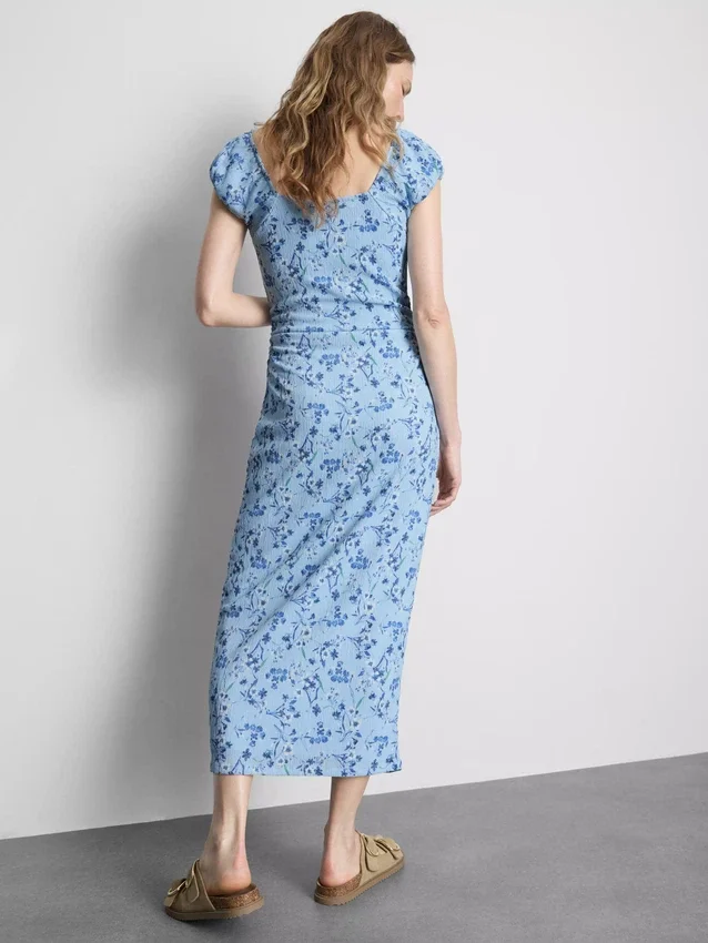Vestido midi arrugado con escote corazón