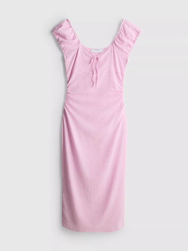 Vestido midi arrugado con escote corazón