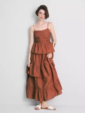 Vestido midi con volantes en capas