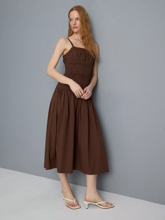 Vestido midi de algodón con cuello cuadrado y fruncido