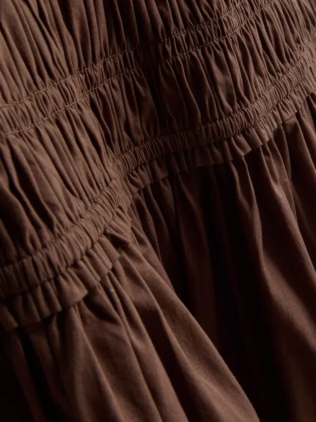 Vestido midi de algodón con cuello cuadrado y fruncido
