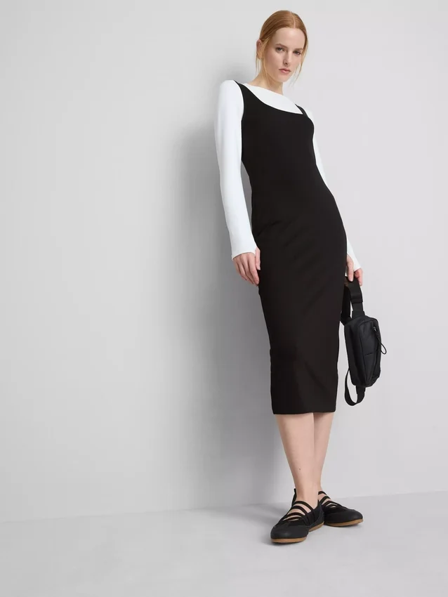Vestido midi de cuello cuadrado «Second Skin»