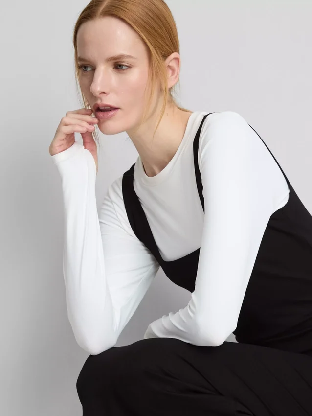 Vestido midi de cuello cuadrado «Second Skin»