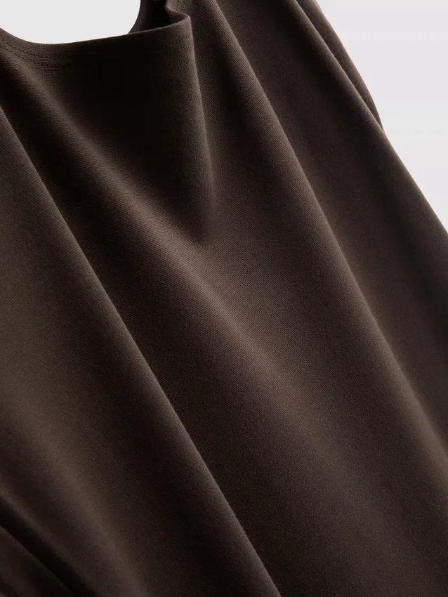 Vestido midi de cuello cuadrado «Second Skin»