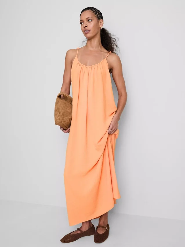 Vestido midi de tirantes