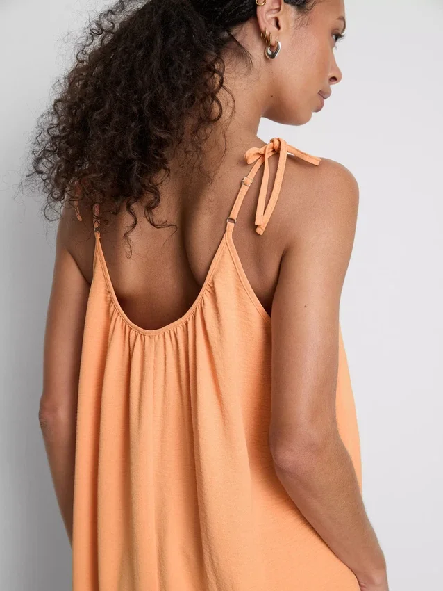 Vestido midi de tirantes