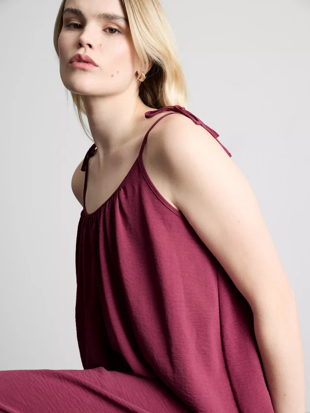 Vestido midi de tirantes