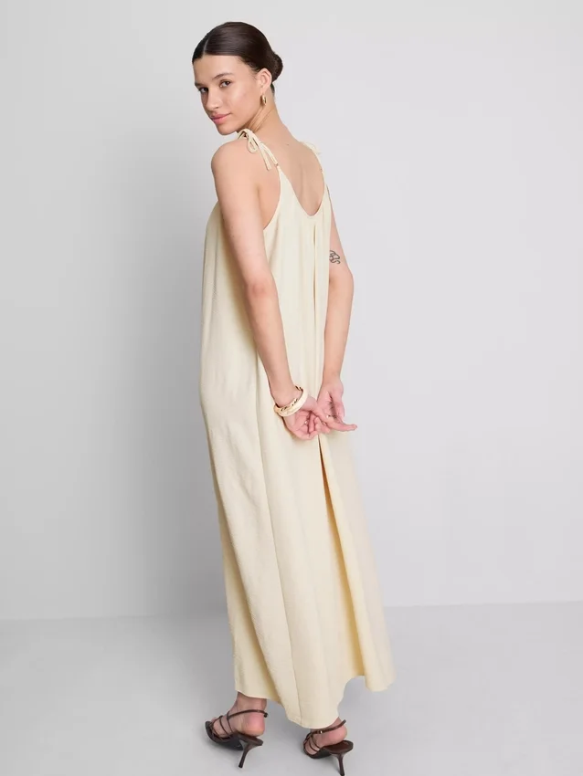 Vestido midi de tirantes