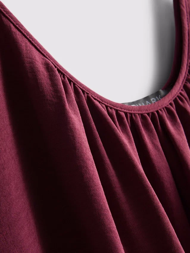 Vestido midi de tirantes