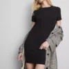 Vestido mini tipo camiseta ajustado con costuras acanaladas