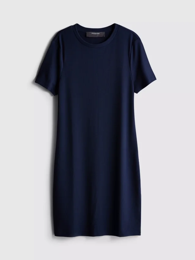 Vestido mini tipo camiseta ajustado con costuras acanaladas