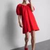 Vestido mini tipo smock con mangas abullonadas