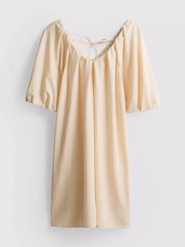 Vestido mini tipo smock con mangas abullonadas