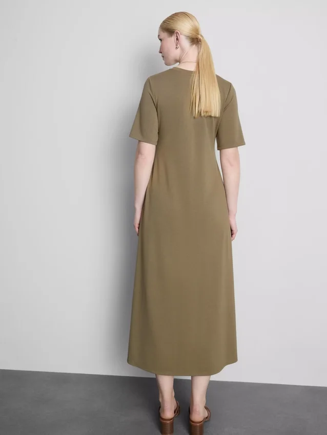 Vestido tipo camiseta midi