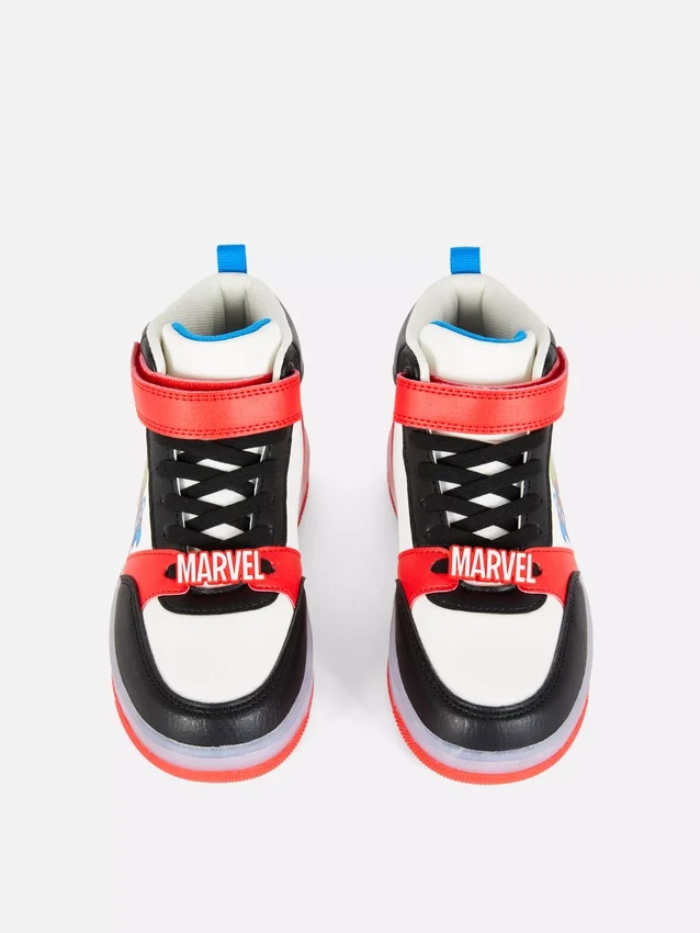 Zapatillas altas luminosas de Marvel