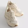 Zapatillas con paneles de malla gruesa