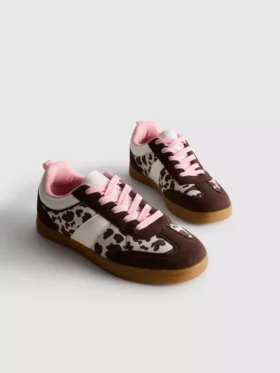 Zapatillas con suela de goma y estampado animal