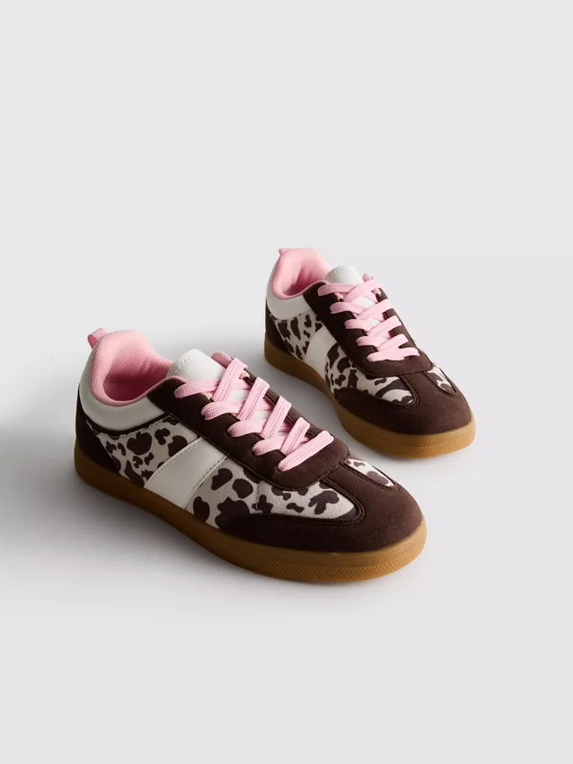 Zapatillas con suela de goma y estampado animal