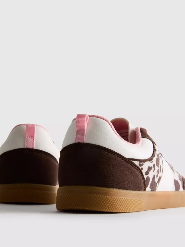 Zapatillas con suela de goma y estampado animal
