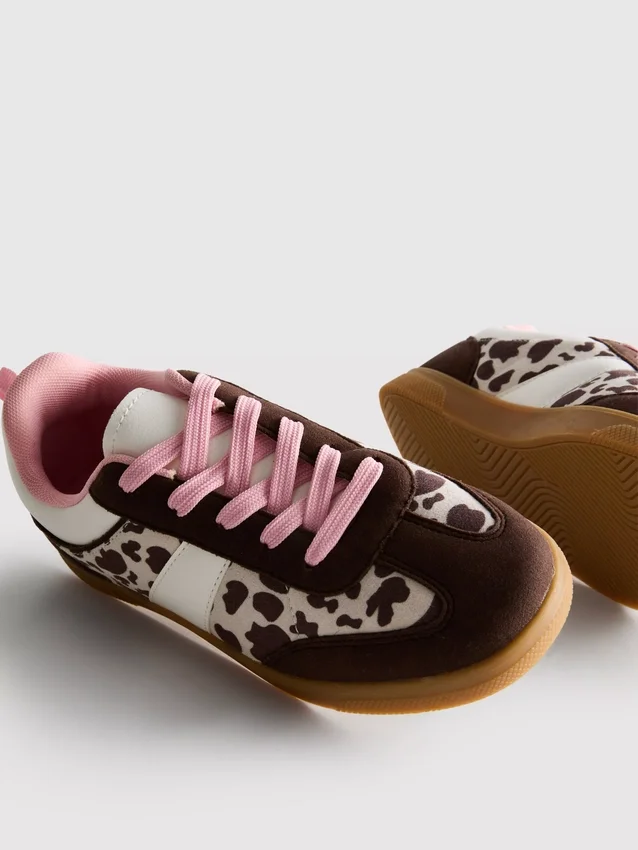 Zapatillas con suela de goma y estampado animal