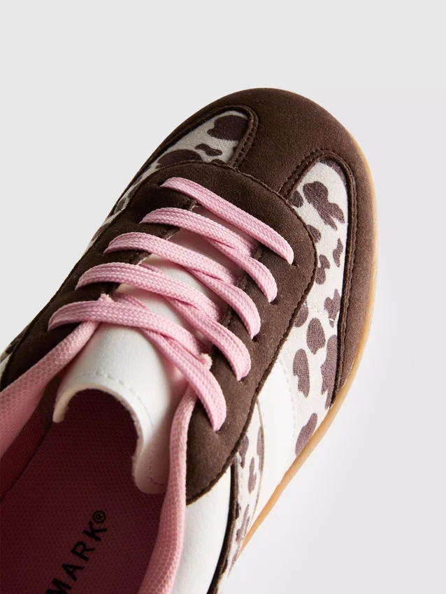 Zapatillas con suela de goma y estampado animal