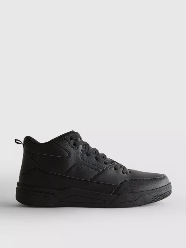 Zapatillas de caña alta imprescindibles