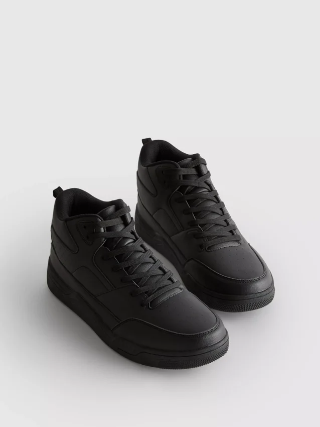 Zapatillas de caña alta imprescindibles