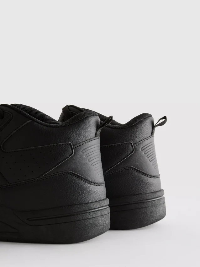 Zapatillas de caña alta imprescindibles